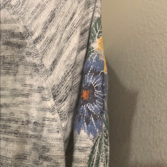 Torrid long sleeve floral - Picture 4 of 4
